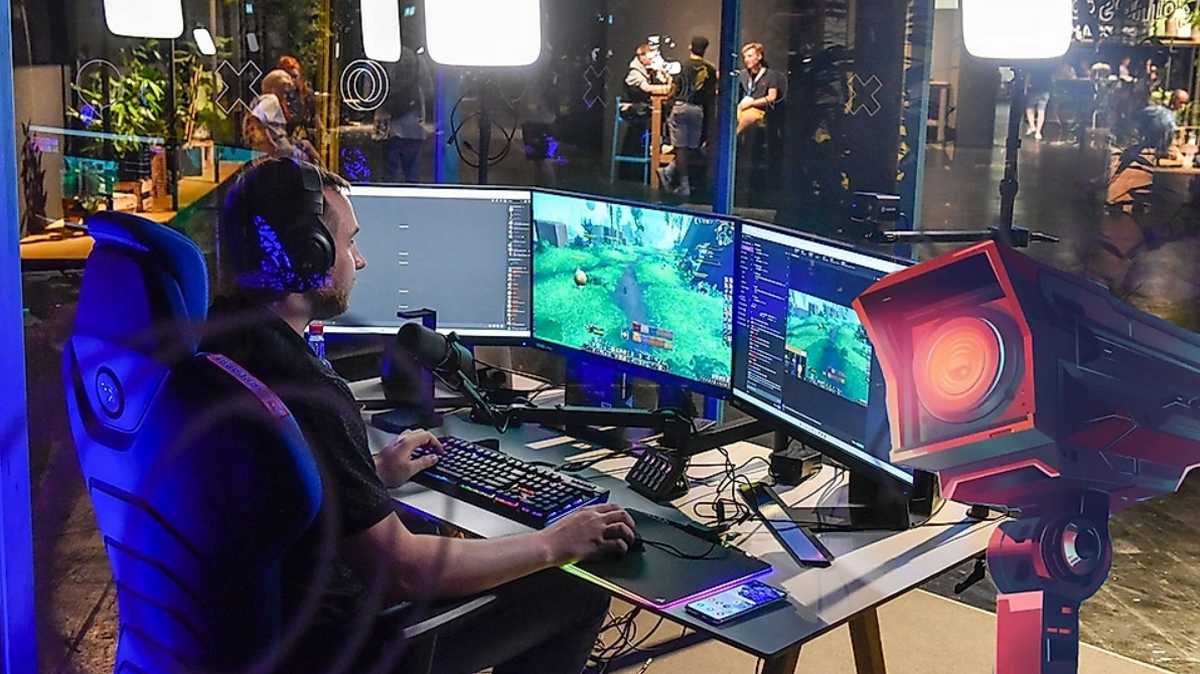 Streaming online gier Twitch YouTube Kick